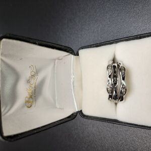 Belk Silver Ring with Crystal Details